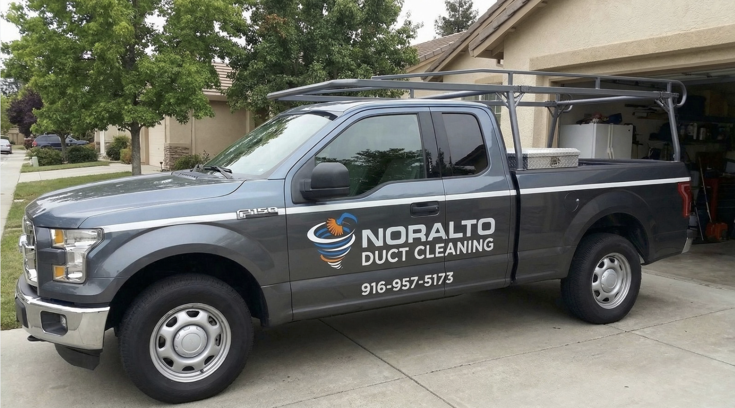 Professional air duct cleaning service in Sacramento home